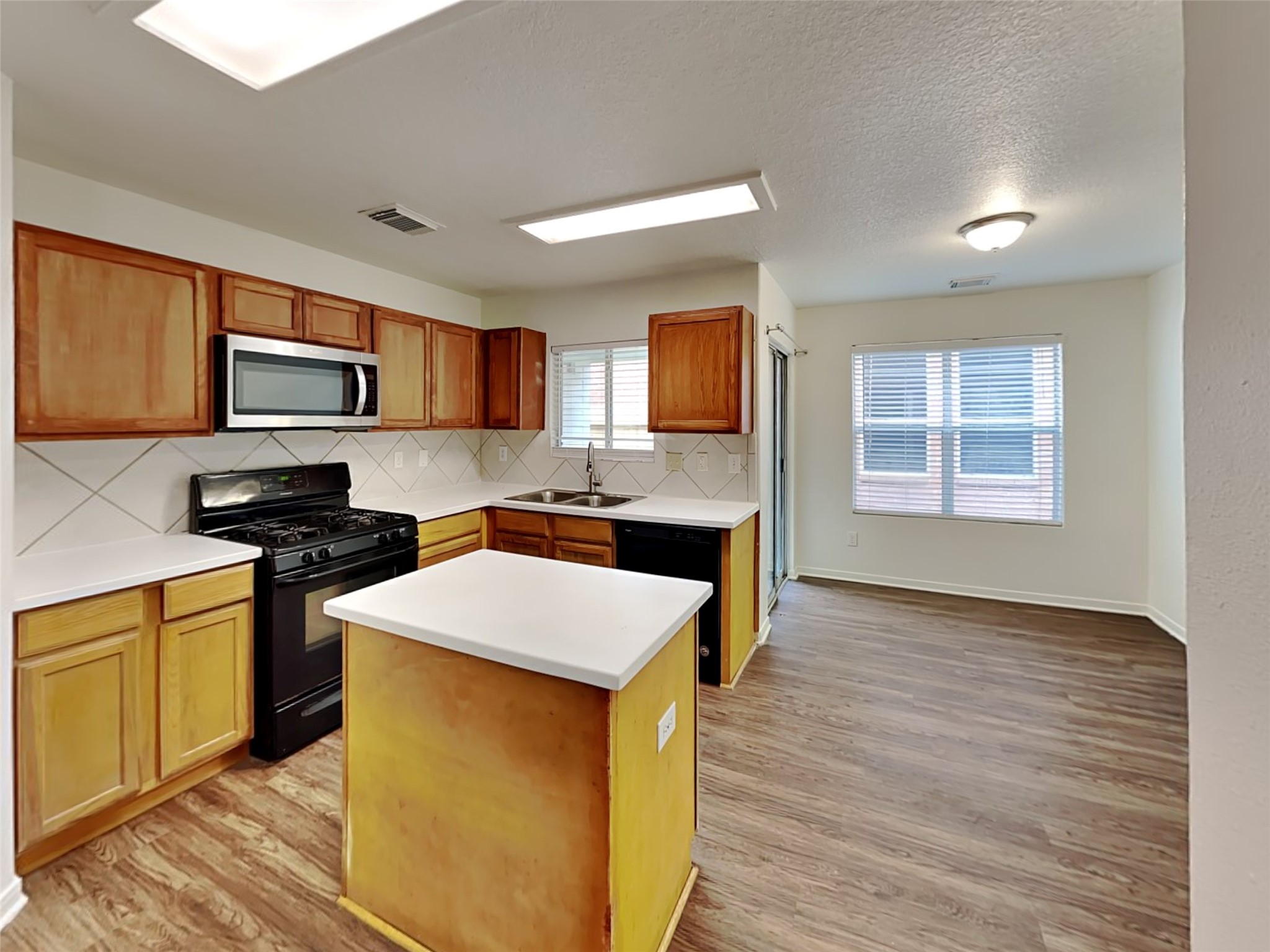 12123 Lands Down Ridge Way Property Photo 3