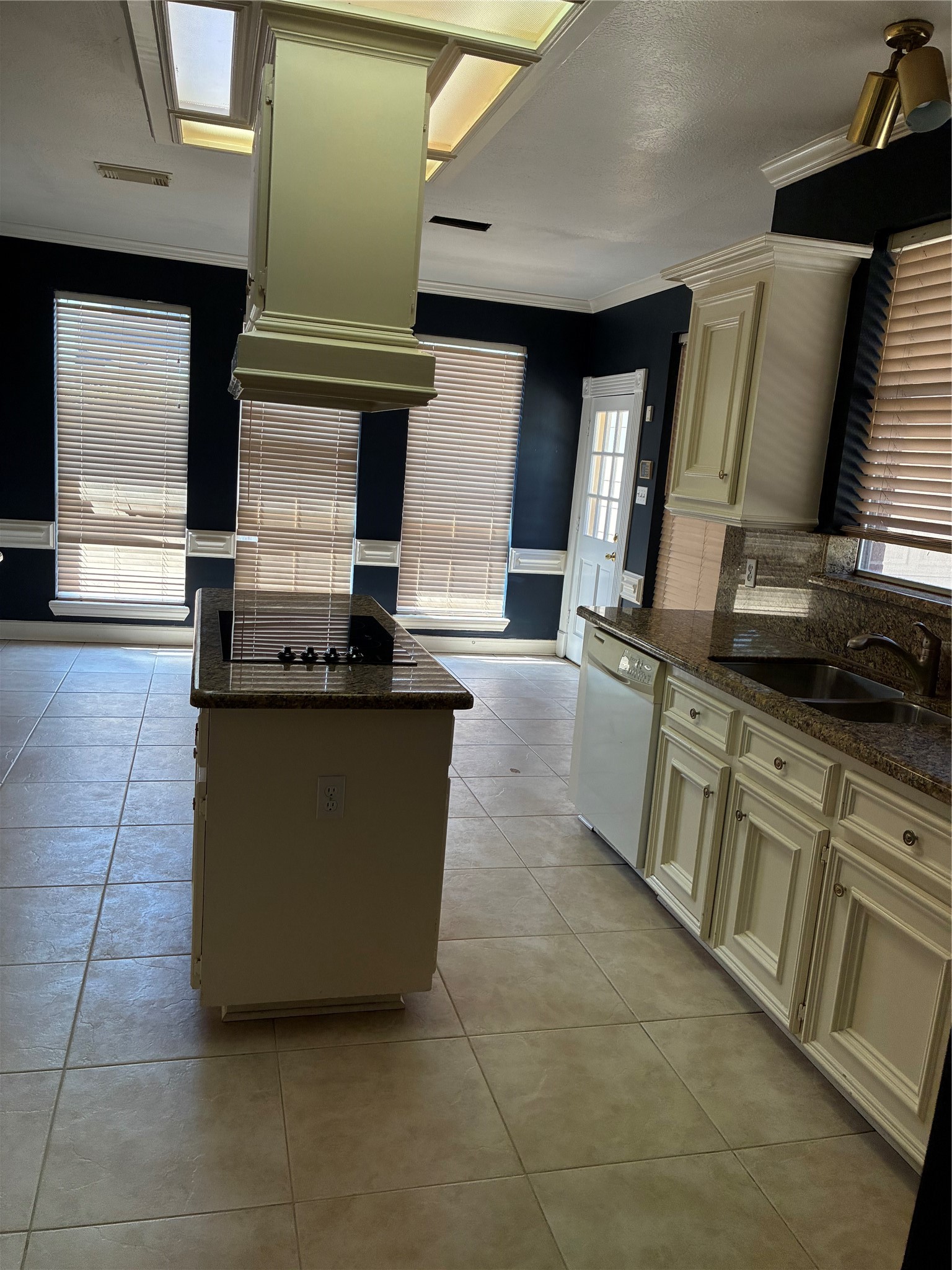 17907 Russwood Court Property Photo 10