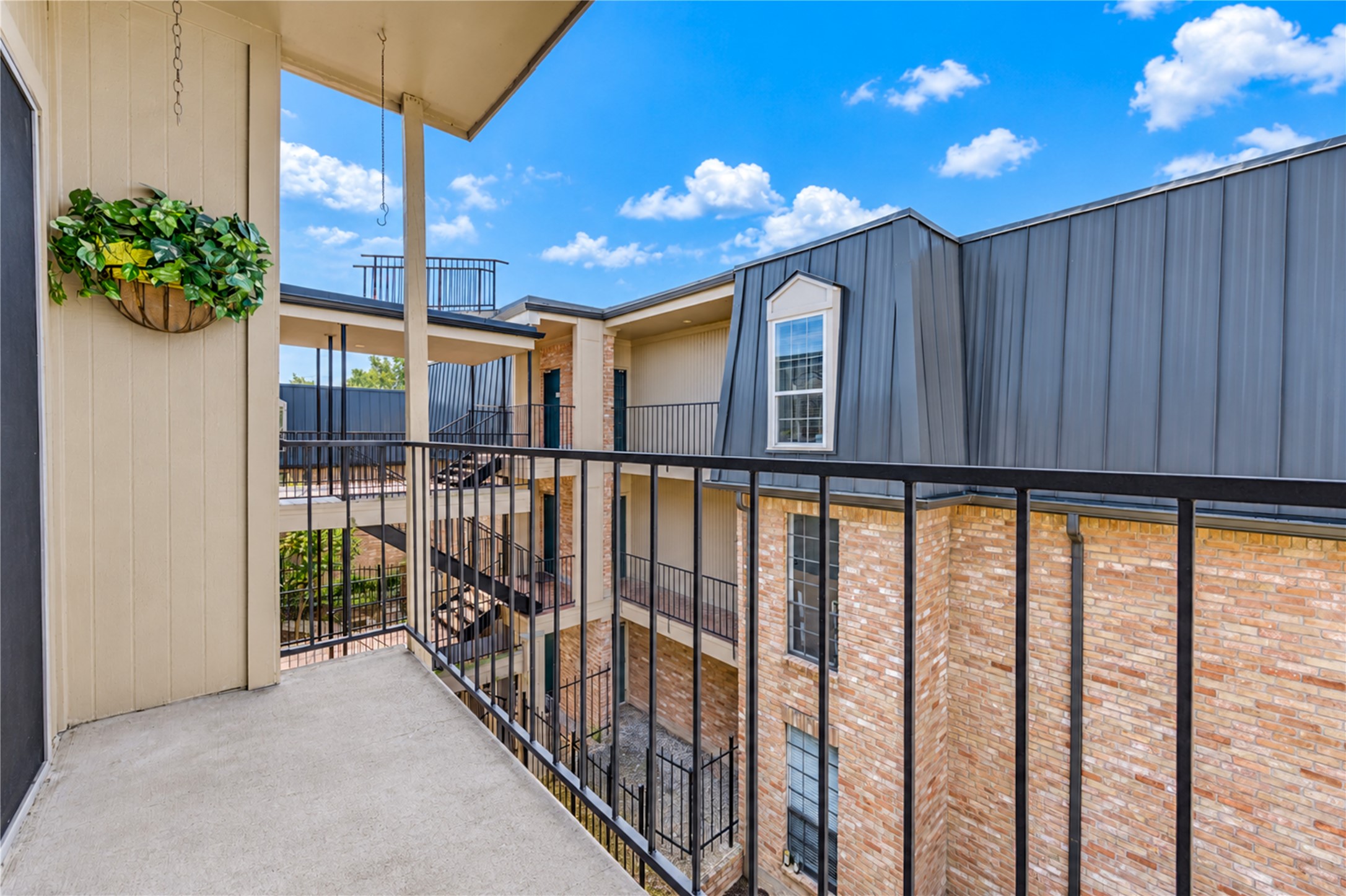 2400 N Braeswood Boulevard 313 Property Photo 41