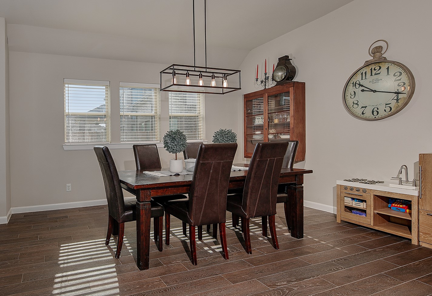 23706 Oakdale Cliff Court Property Photo 12