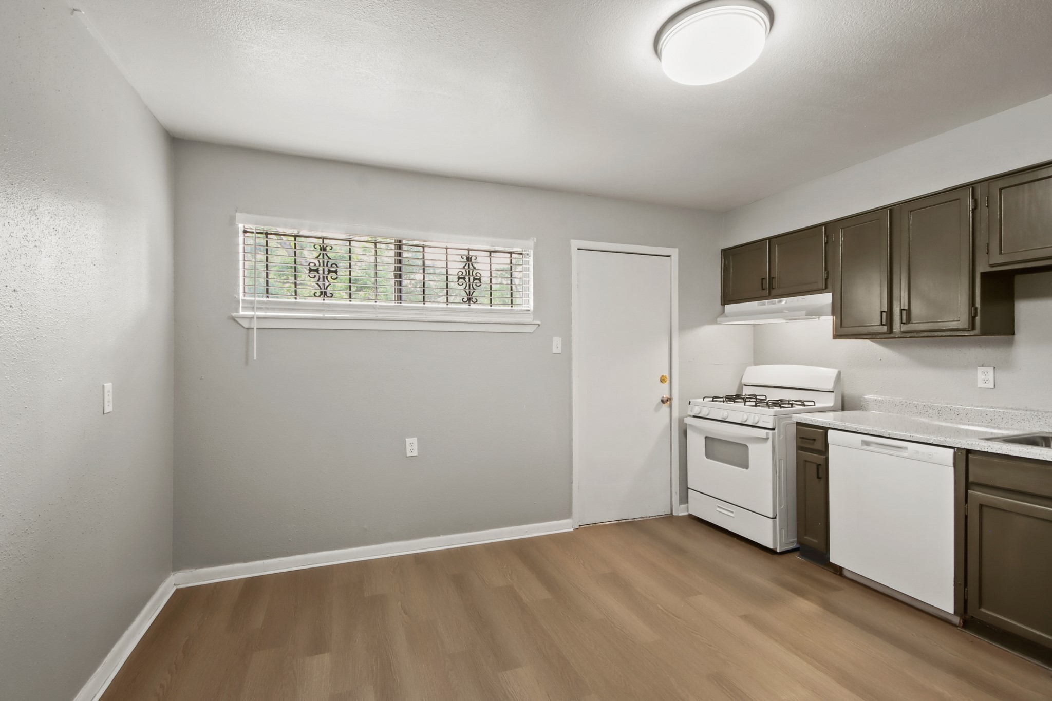 7306 Parker Road Property Photo 8