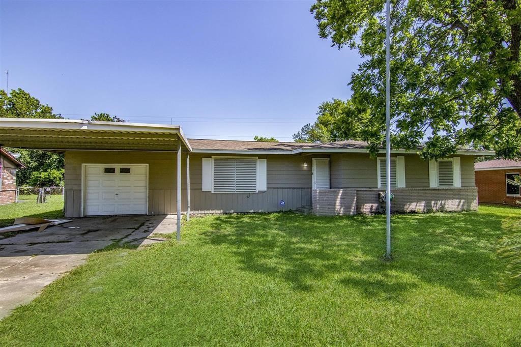 2630 34th Avenue N Property Photo 1