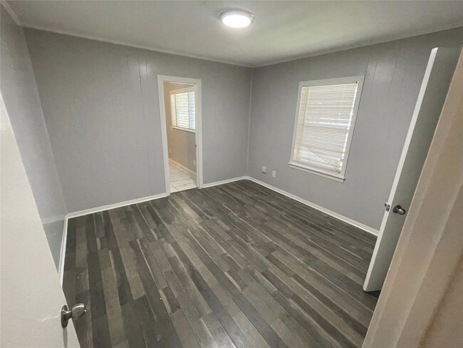 2630 34th Avenue N Property Photo 7