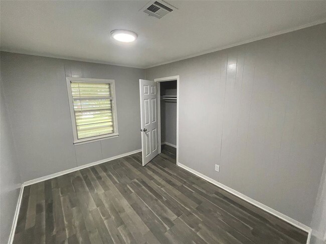 2630 34th Avenue N Property Photo 10