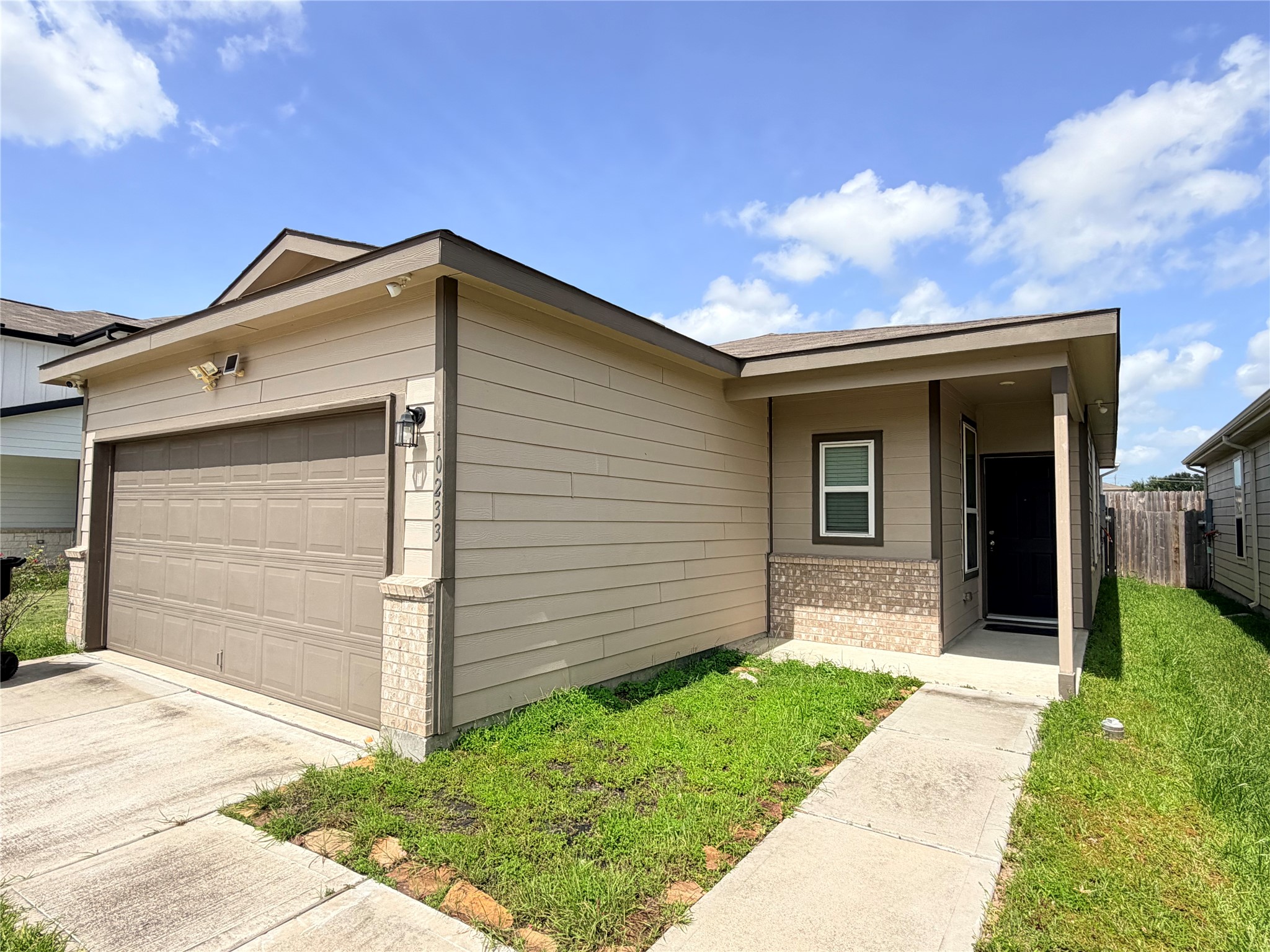 10233 Cleartide Lane Property Photo 1