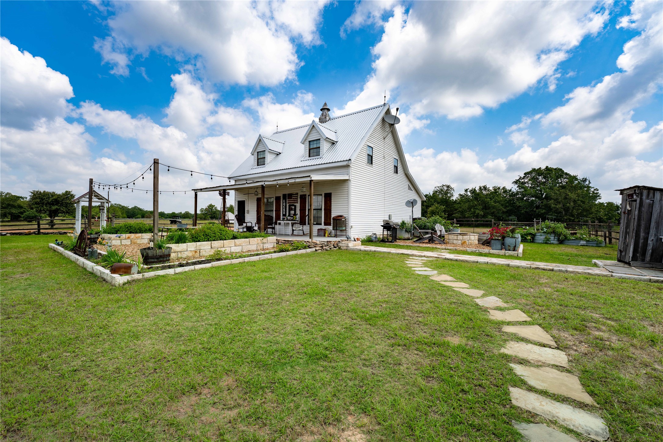 5939 Round Top Road Property Photo 2
