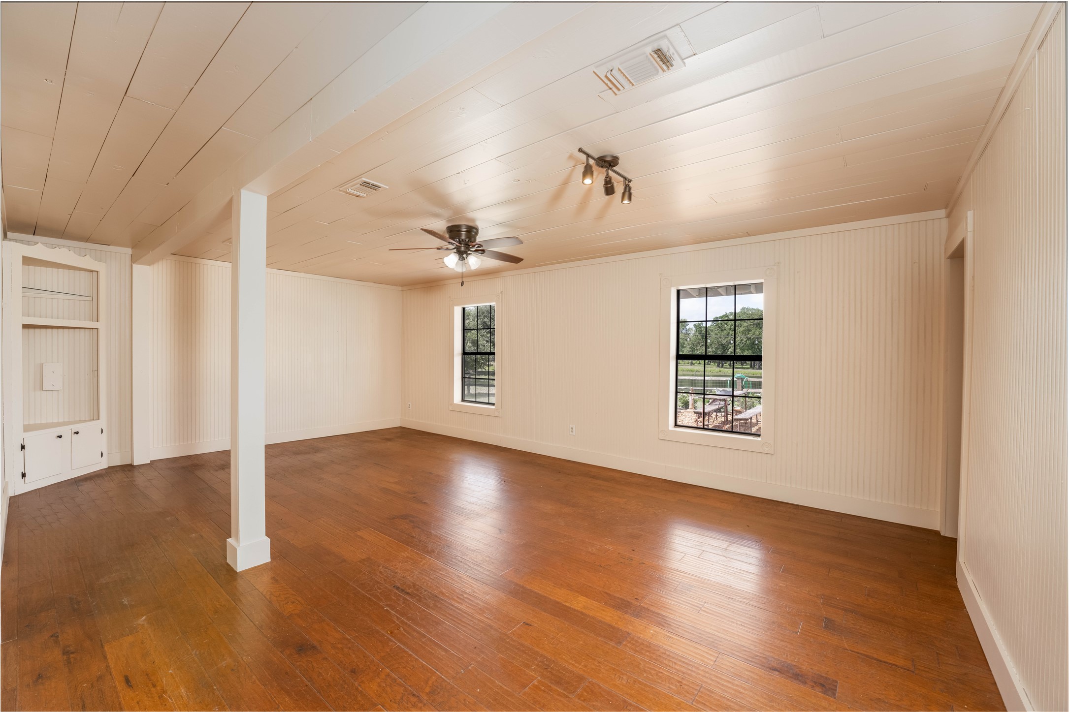 5939 Round Top Road Property Photo 12