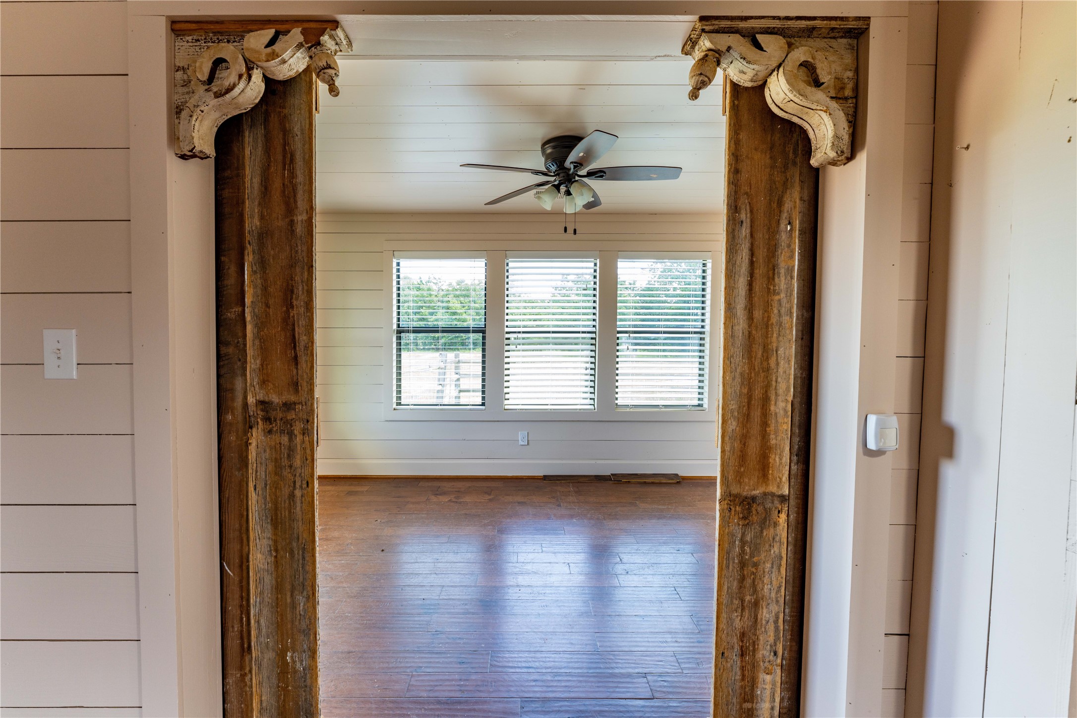 5939 Round Top Road Property Photo 15