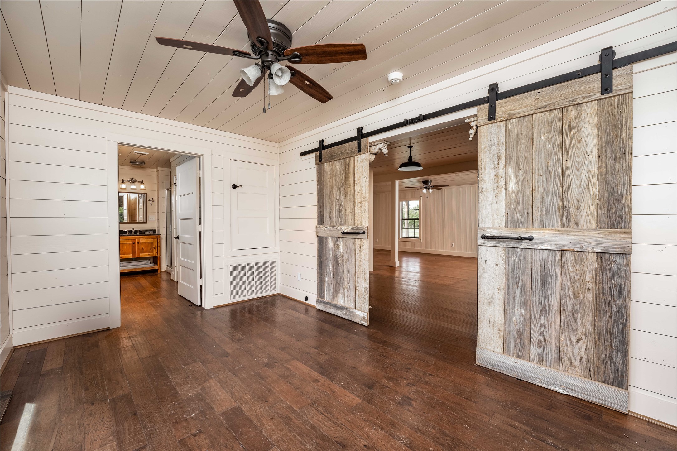 5939 Round Top Road Property Photo 17