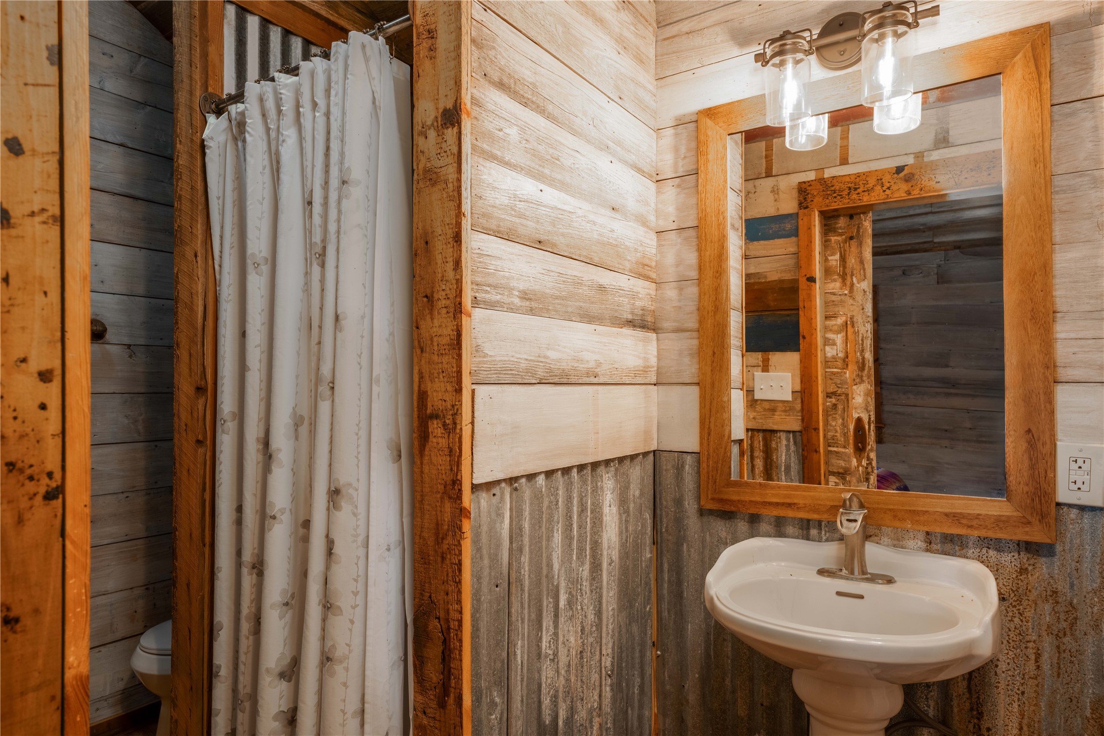 5939 Round Top Road Property Photo 25