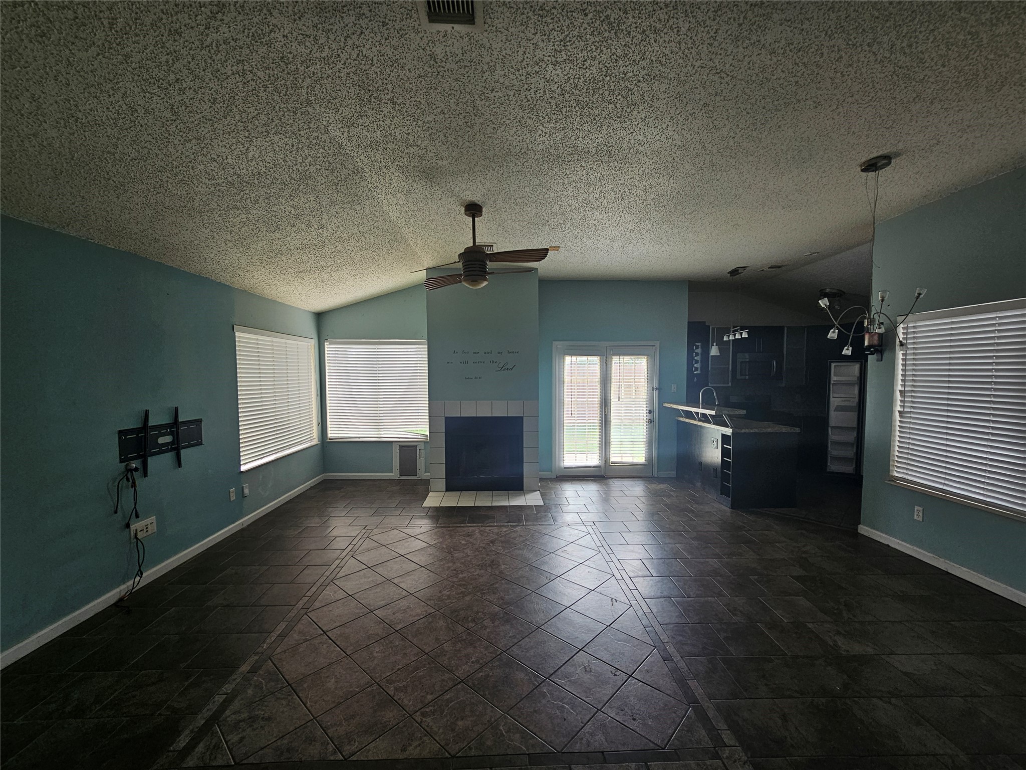17051 Carbridge Drive Property Photo 5