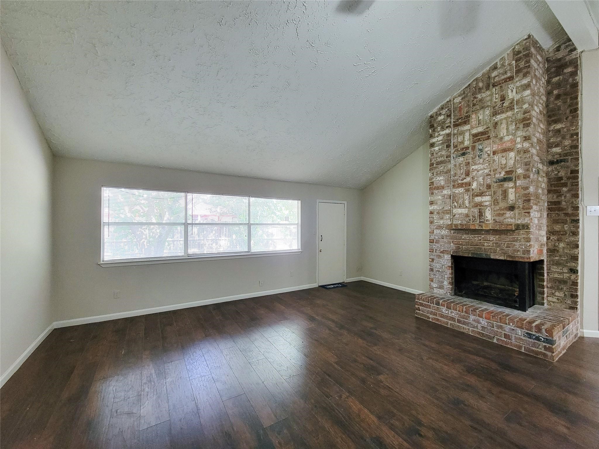 9415 Beckford Drive Property Photo 6