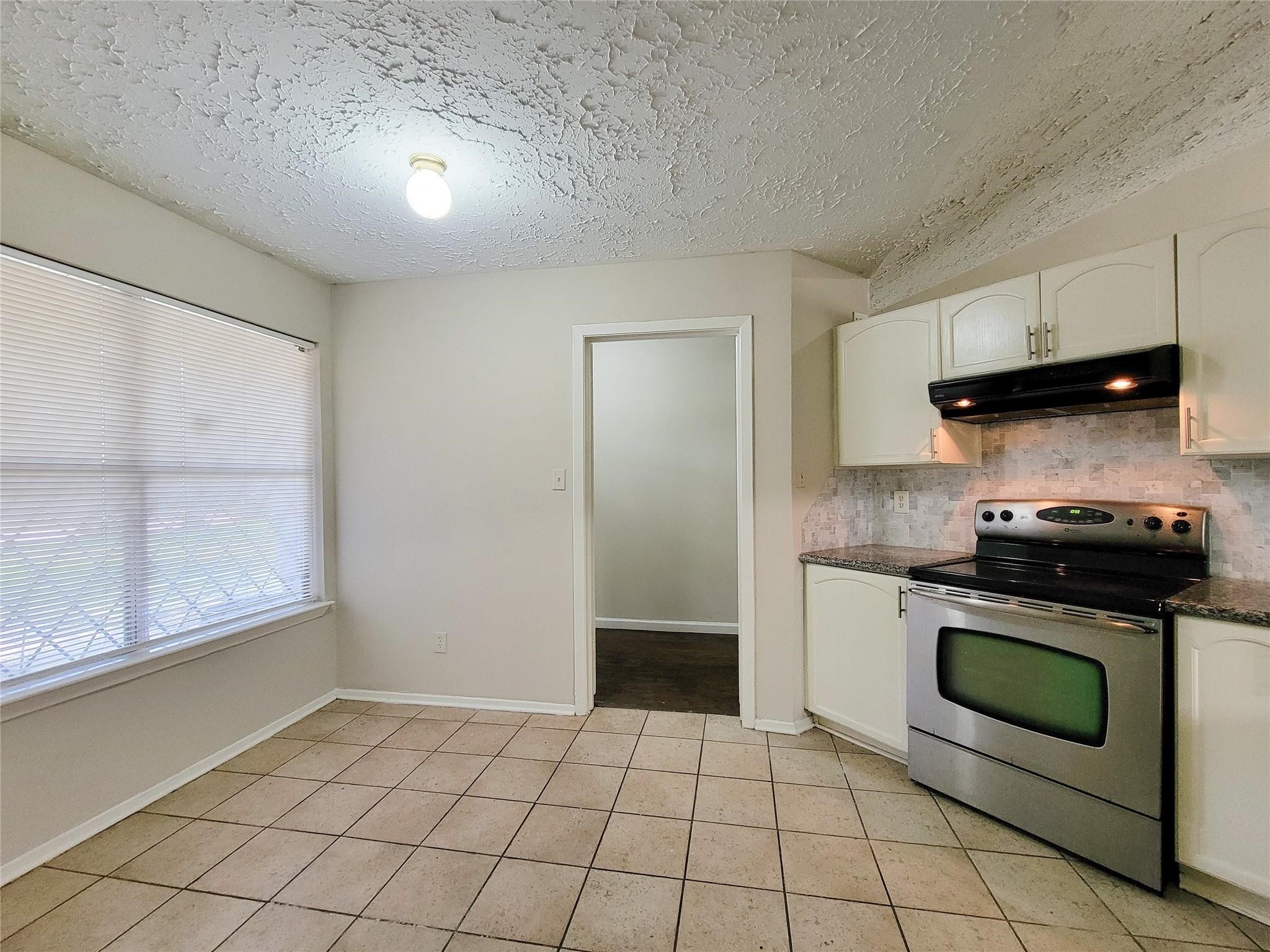 9415 Beckford Drive Property Photo 25