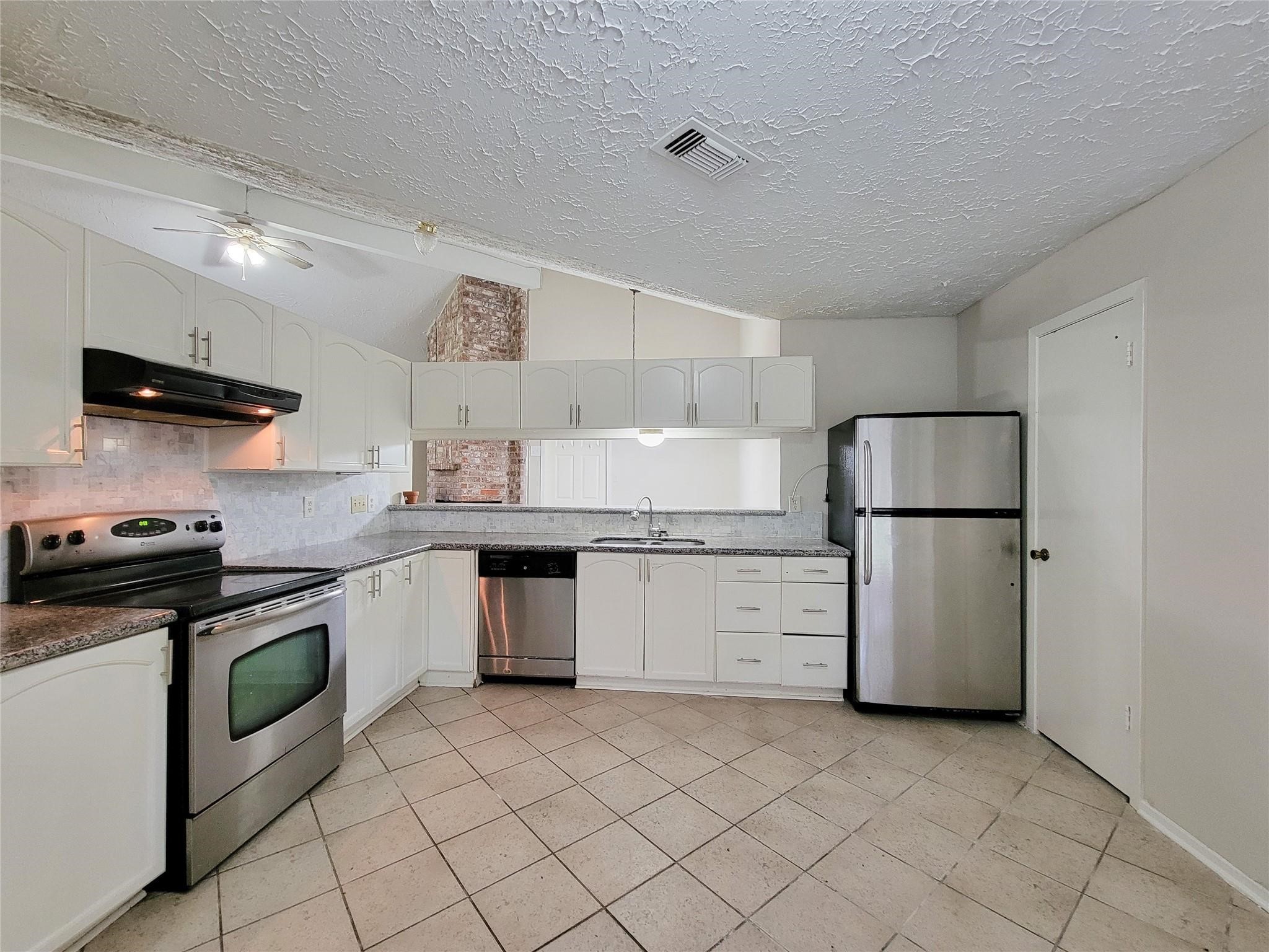 9415 Beckford Drive Property Photo 27