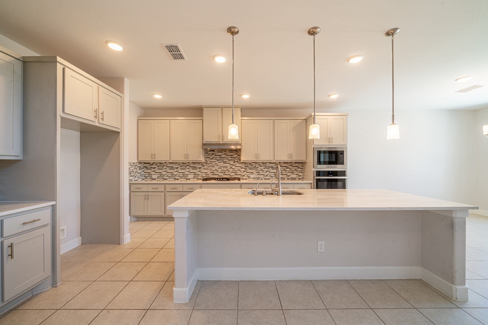 4706 Llano Loop Property Photo 10