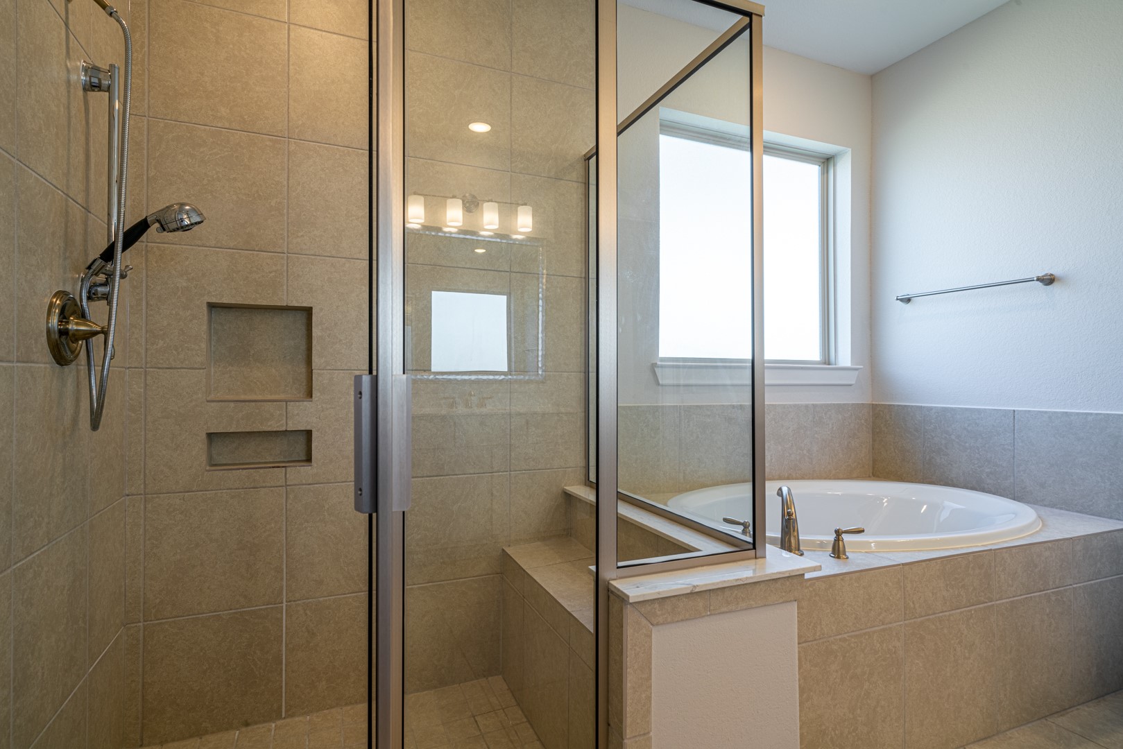 4706 Llano Loop Property Photo 22