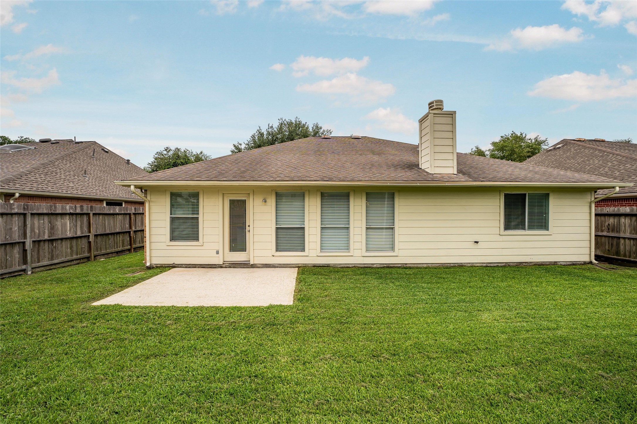 6103 Branch Lake Drive Property Photo 5