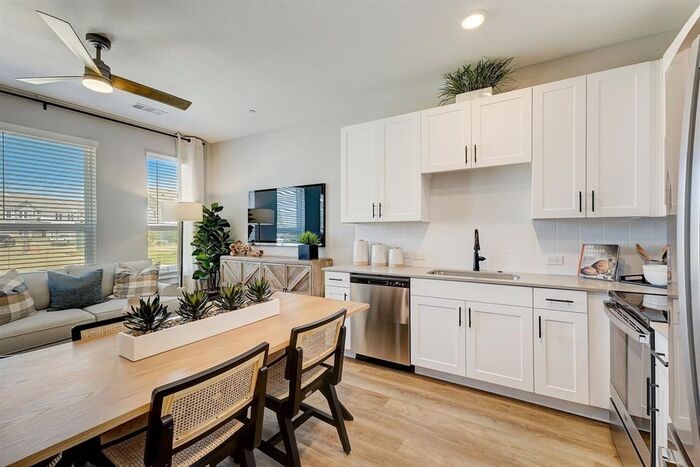 4525 Colosseum Way Property Photo 5
