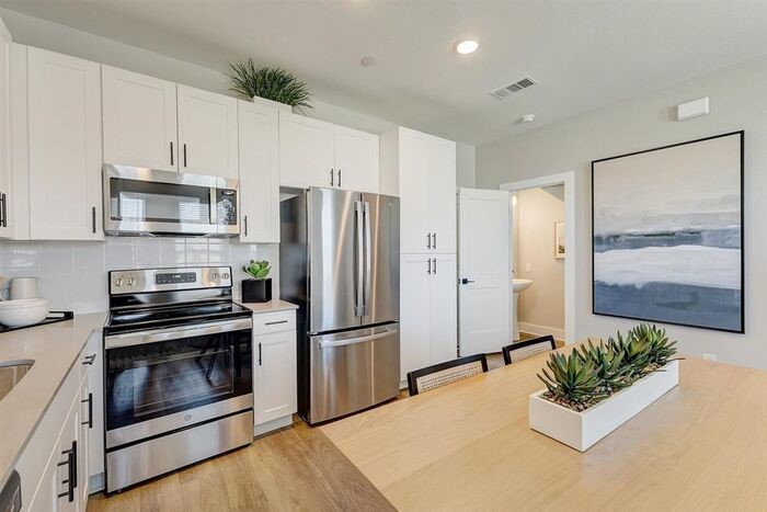 4525 Colosseum Way Property Photo 7