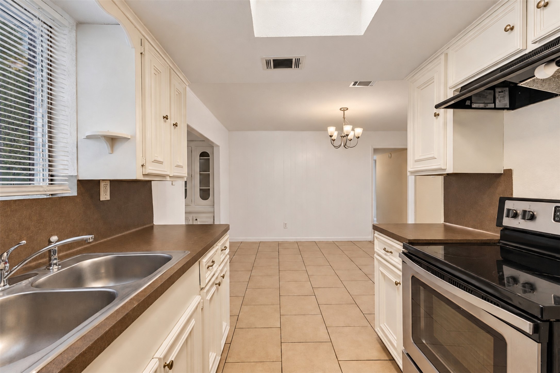 946 Francitas Drive Property Photo 6