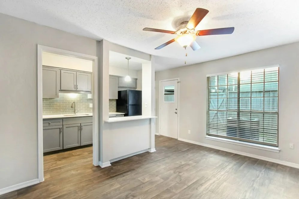 4401 Glenview Court 4204 Property Photo 6