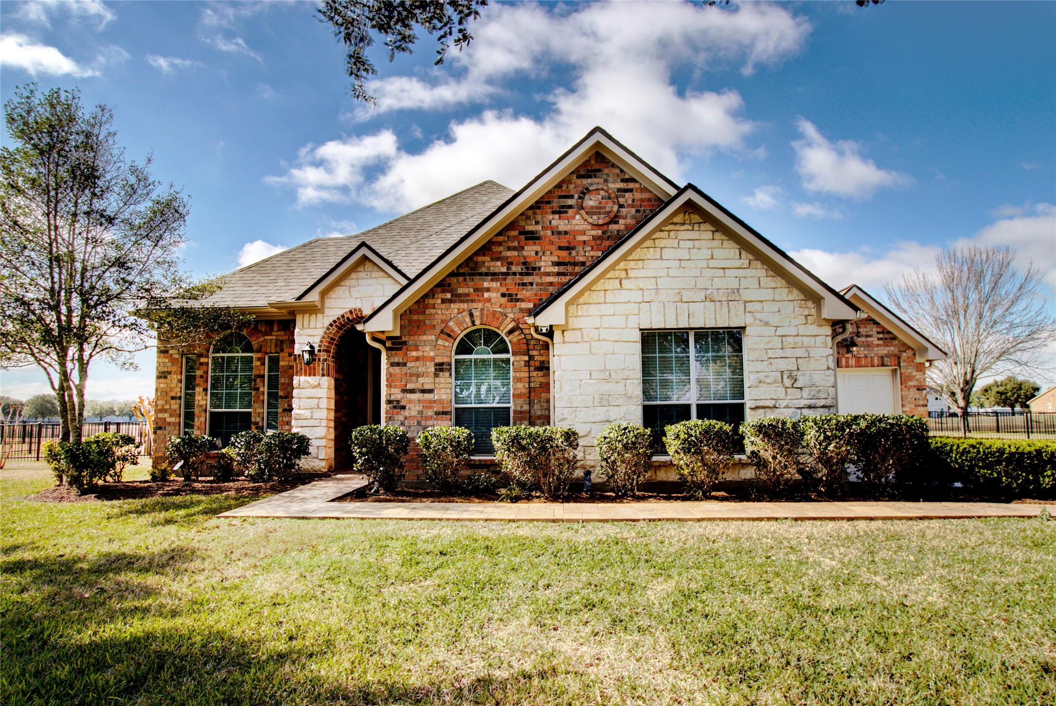 3327 River Bend Drive Property Photo 1