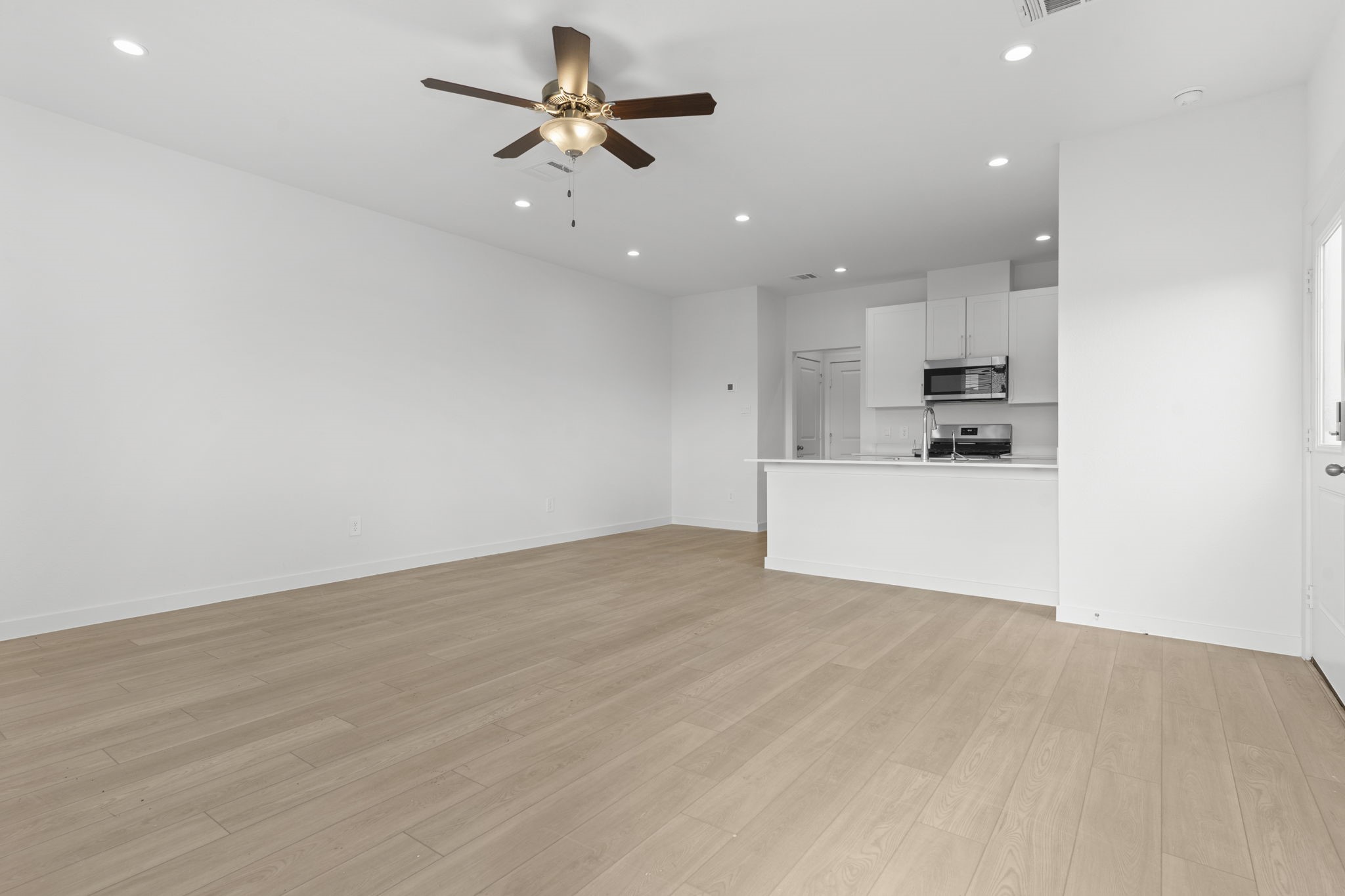 1718 Revolution Way Property Photo 4