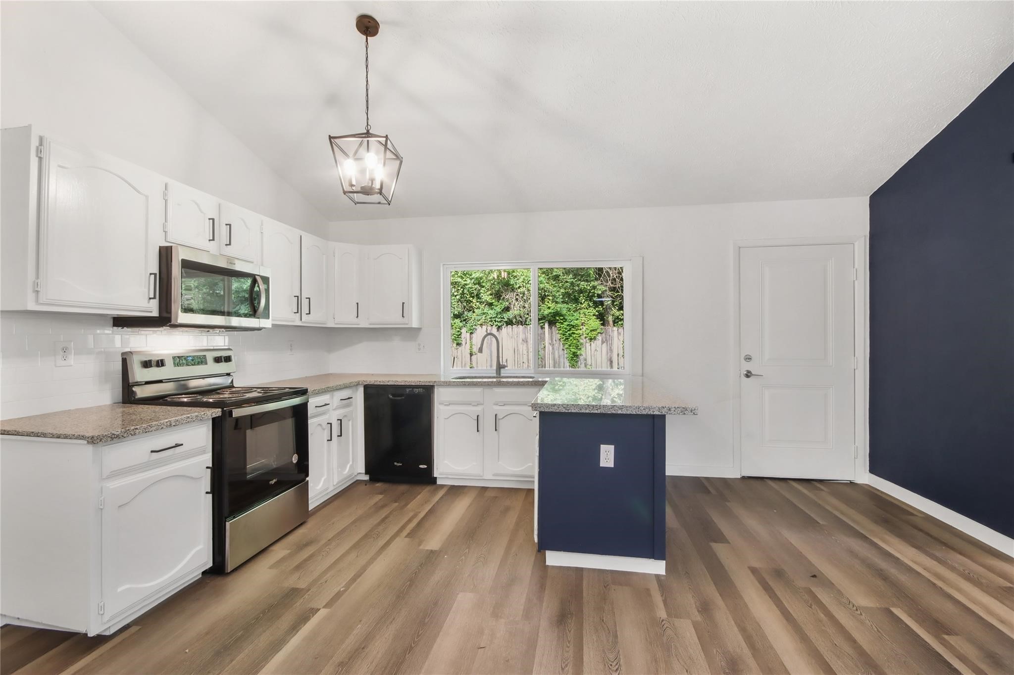 22822 Melham Lane Property Photo 6