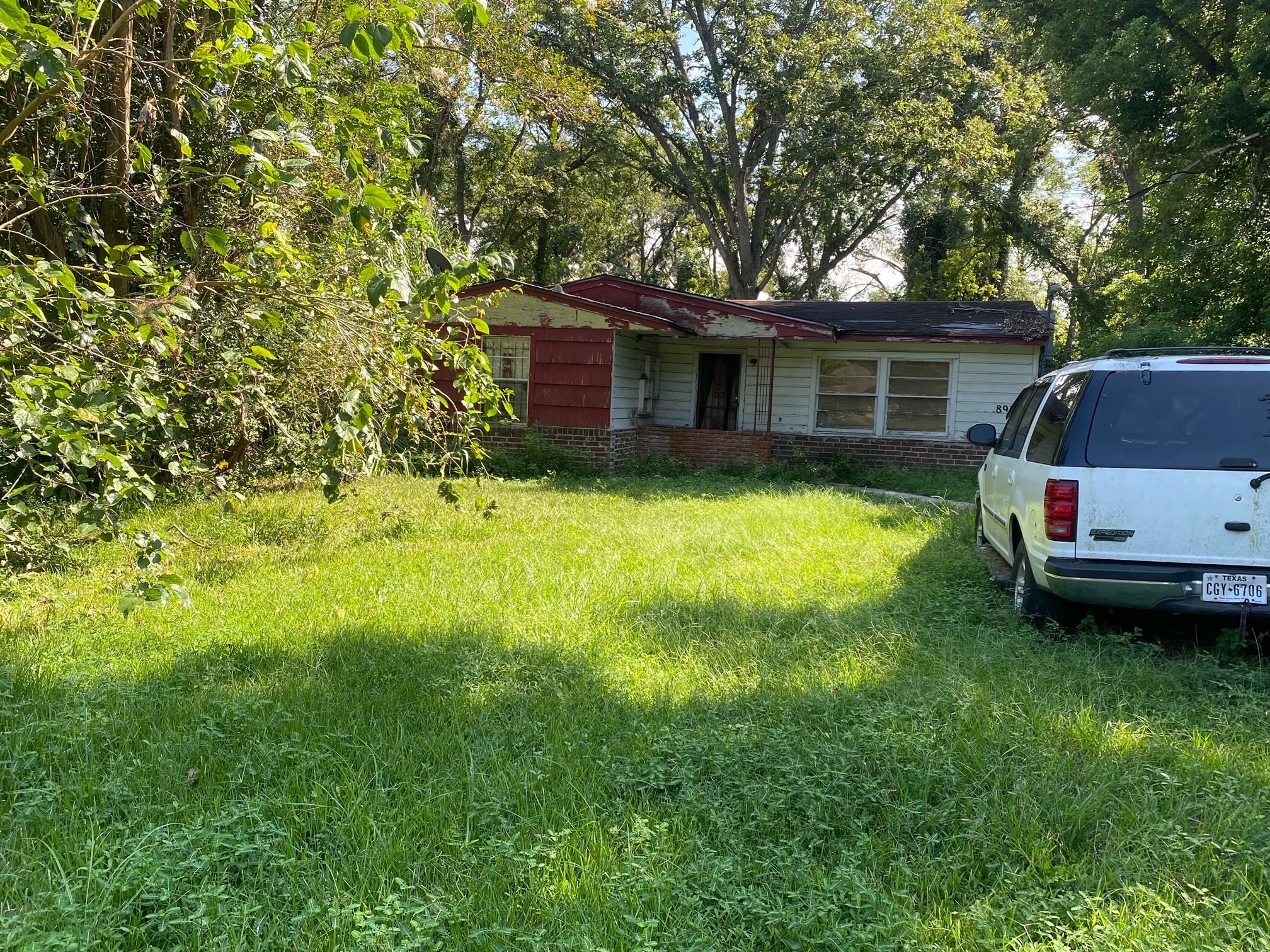 893 Wall Street Property Photo 2