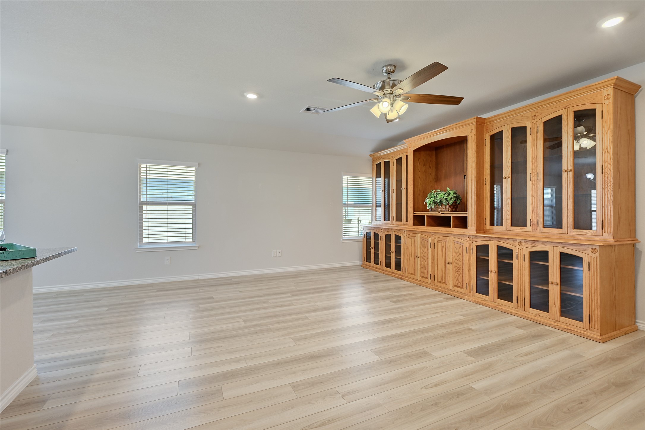 6357 Darlington Avenue Property Photo 4
