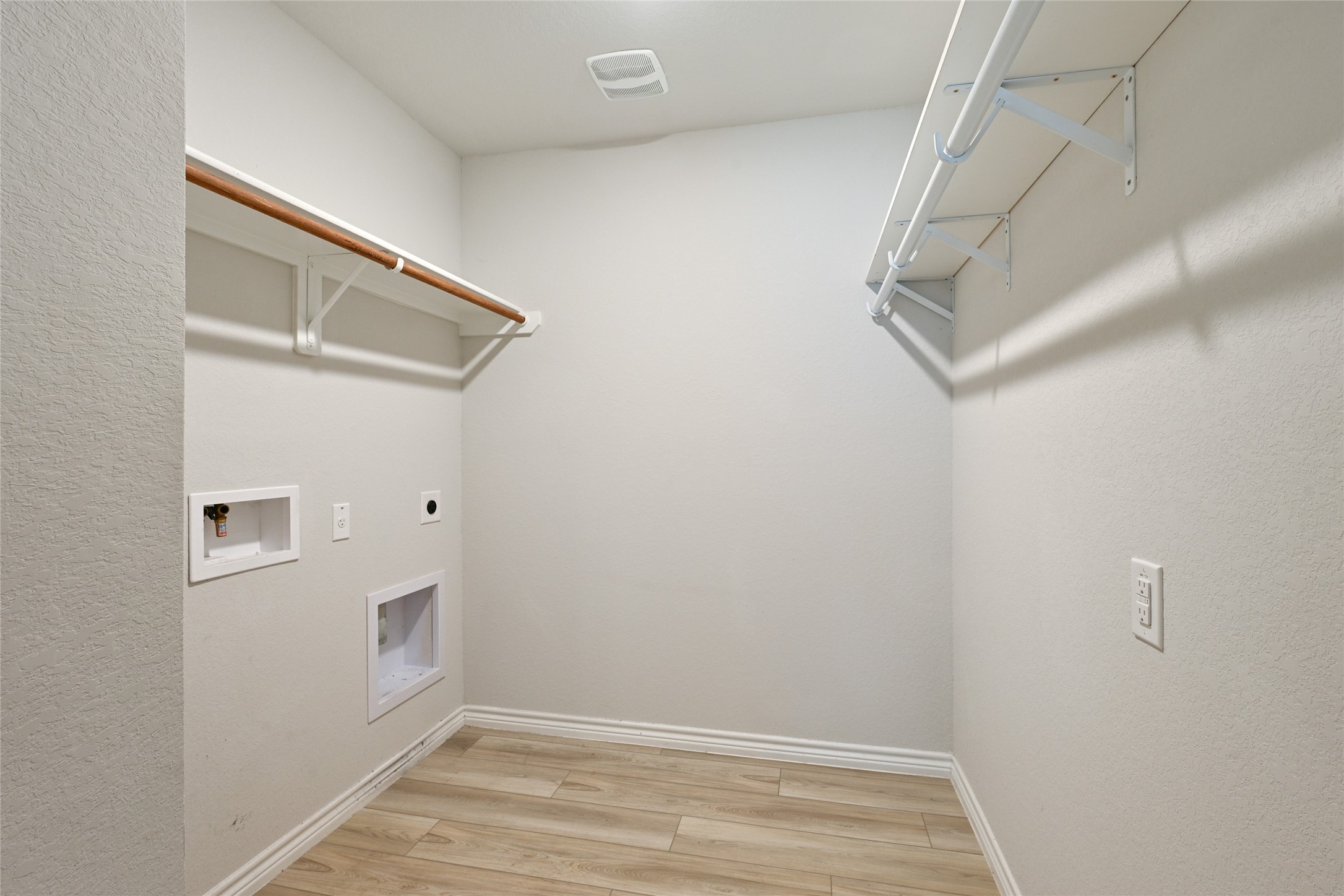 6357 Darlington Avenue Property Photo 12