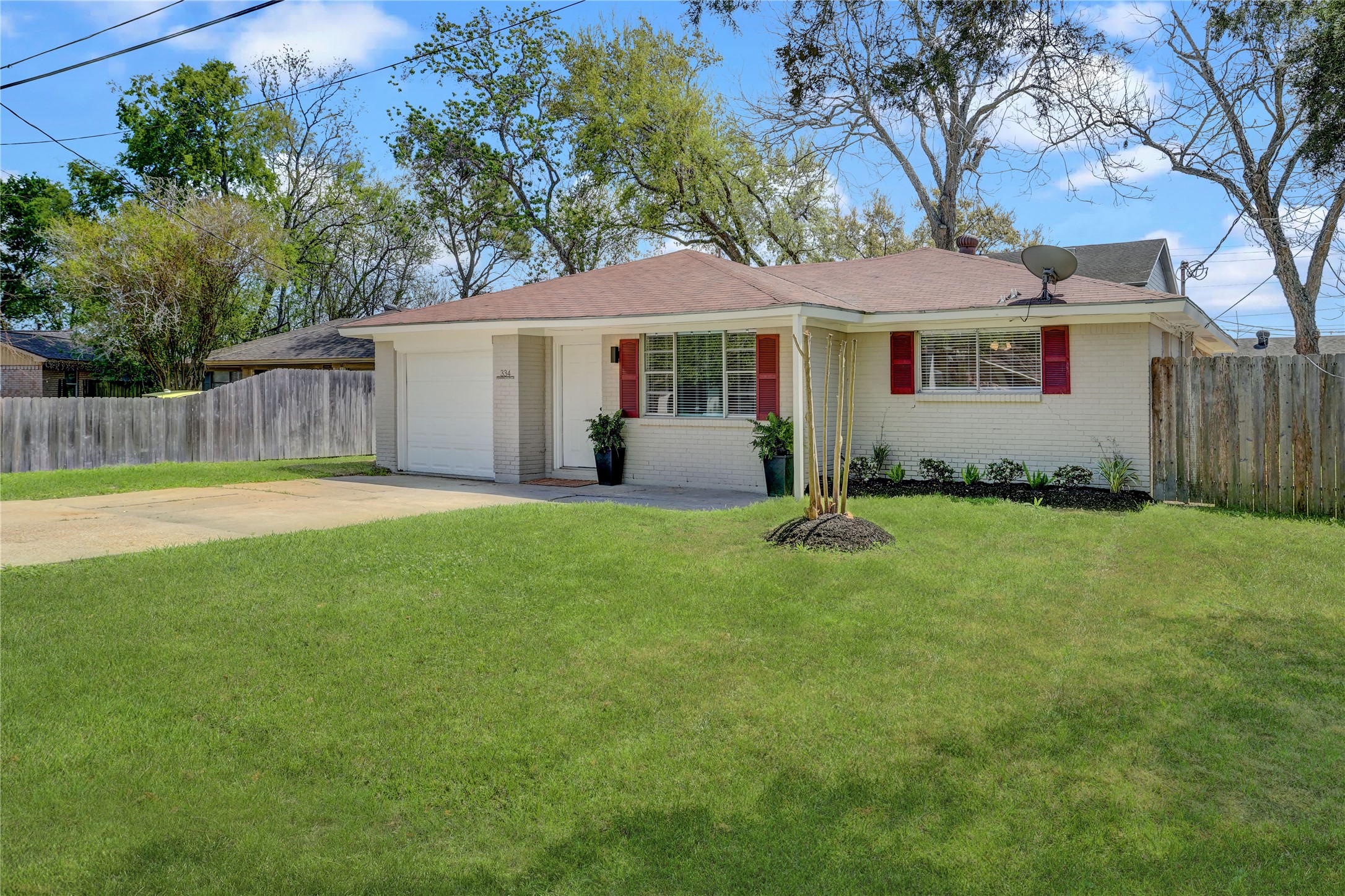 334 Pennington Drive Property Photo