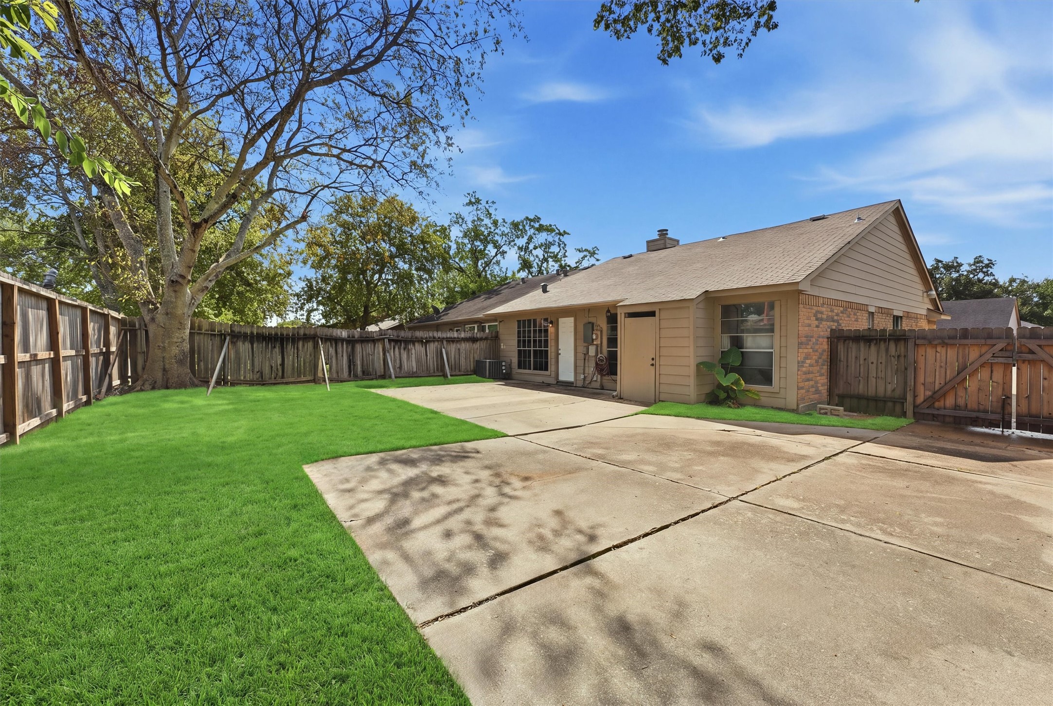19414 Lazy Valley Drive Property Photo 17