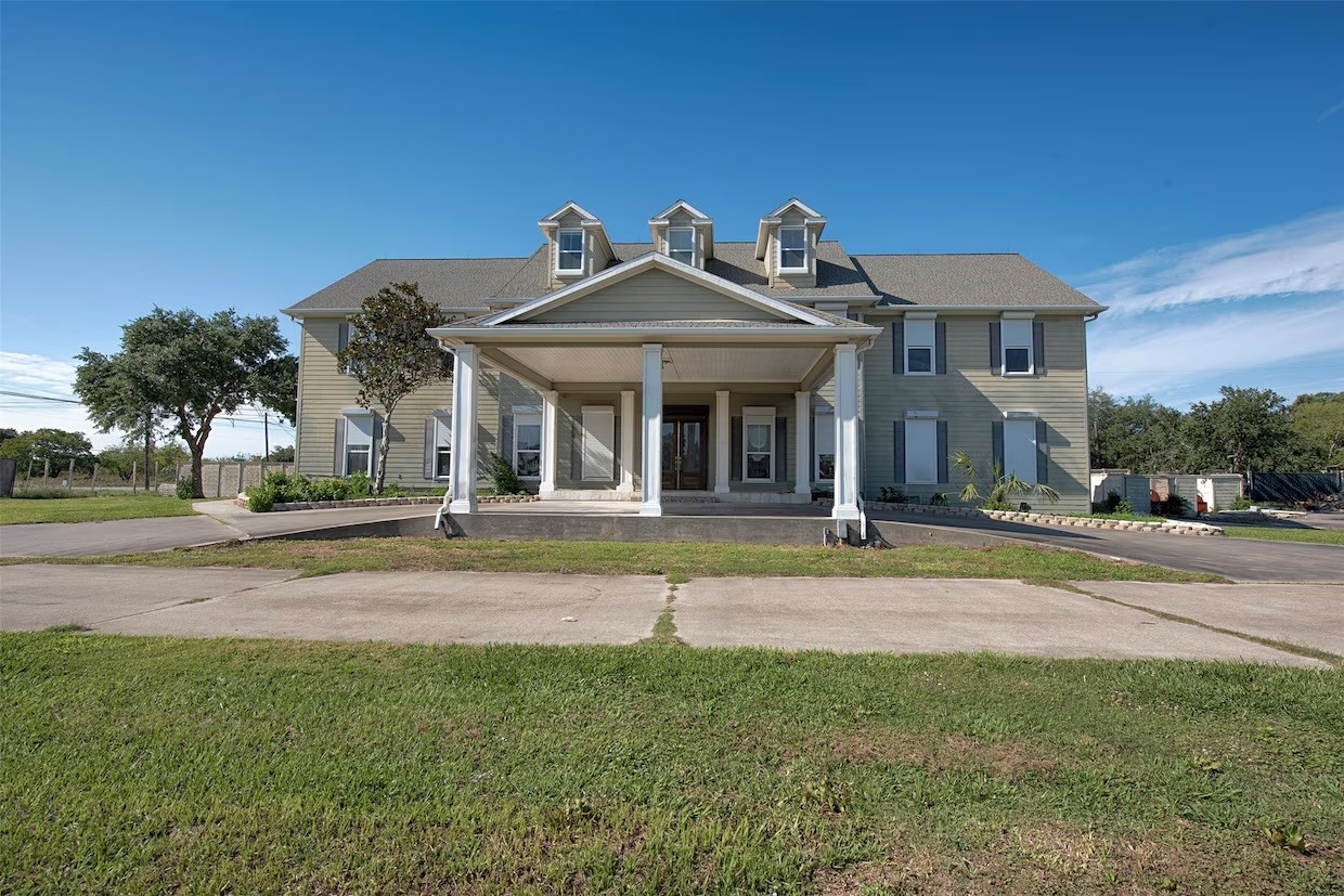 2293 E Bayshore Drive Property Photo 1