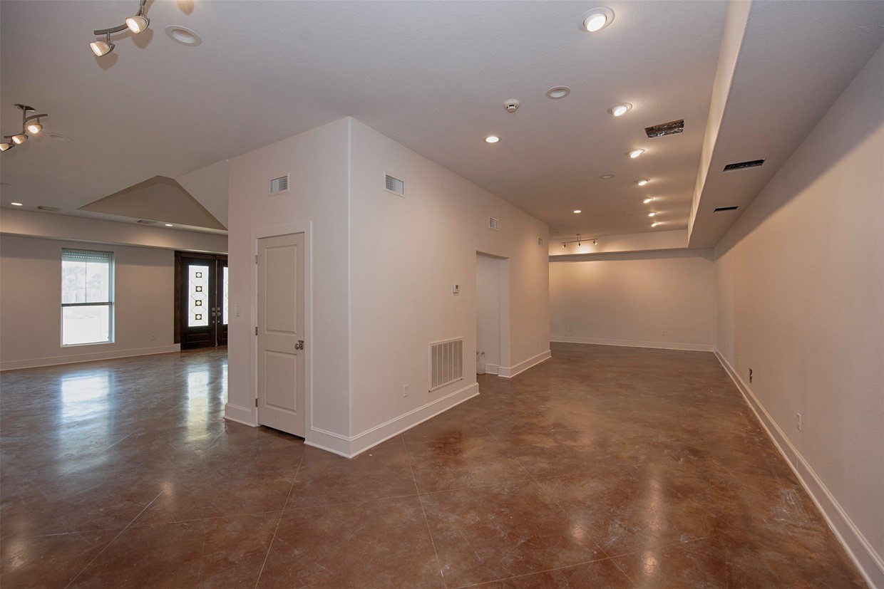 2293 E Bayshore Drive Property Photo 8