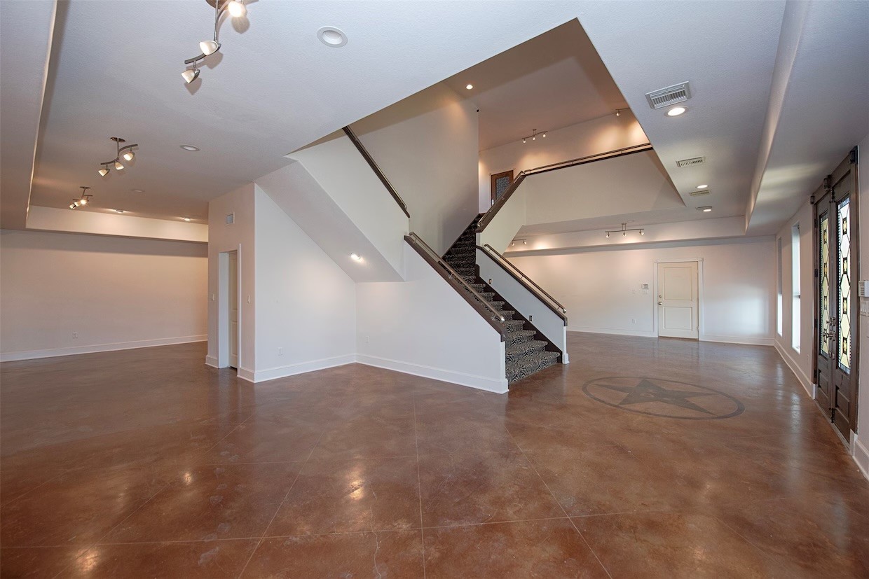 2293 E Bayshore Drive Property Photo 9