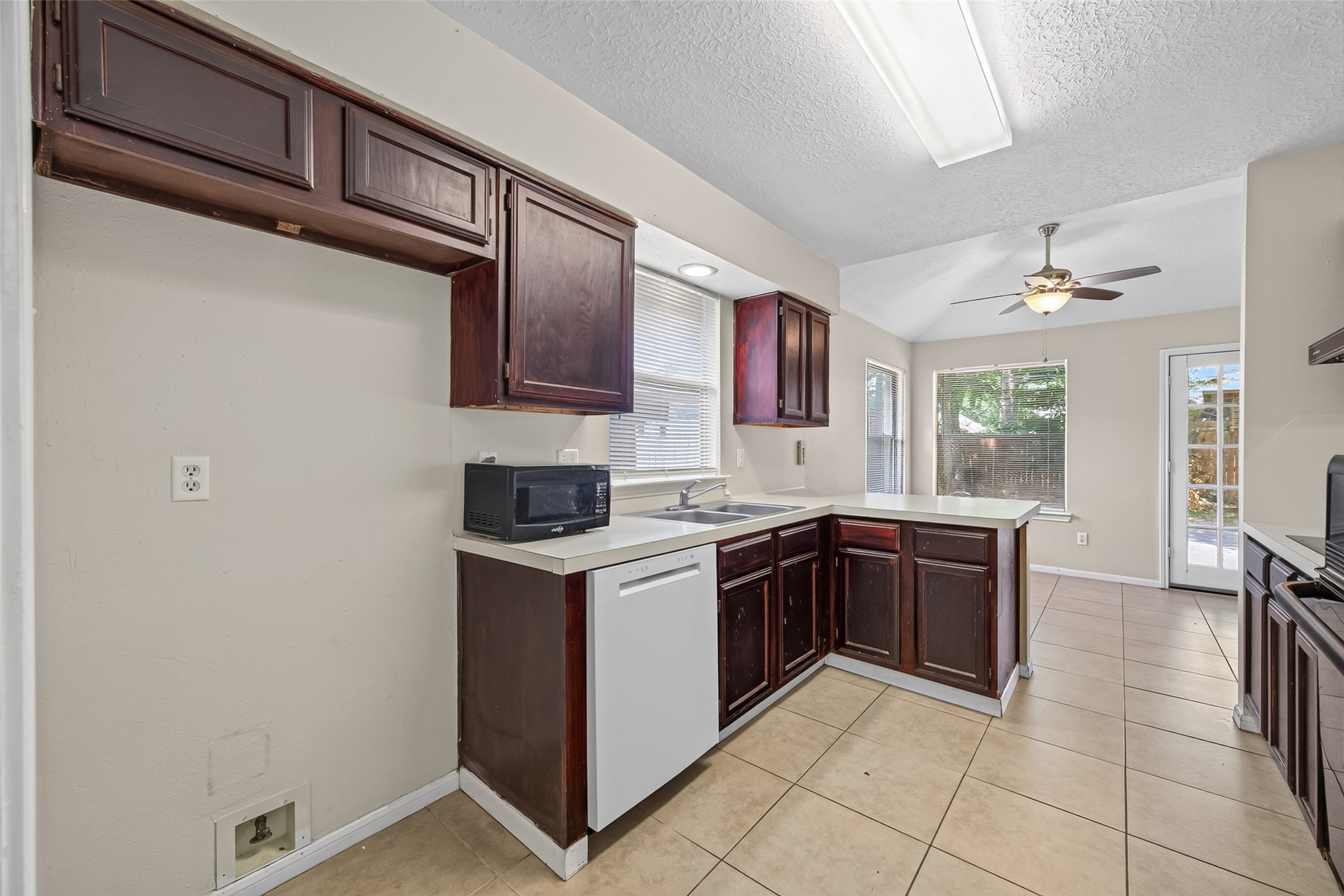 2931 Parkwood Manor Drive Property Photo 7