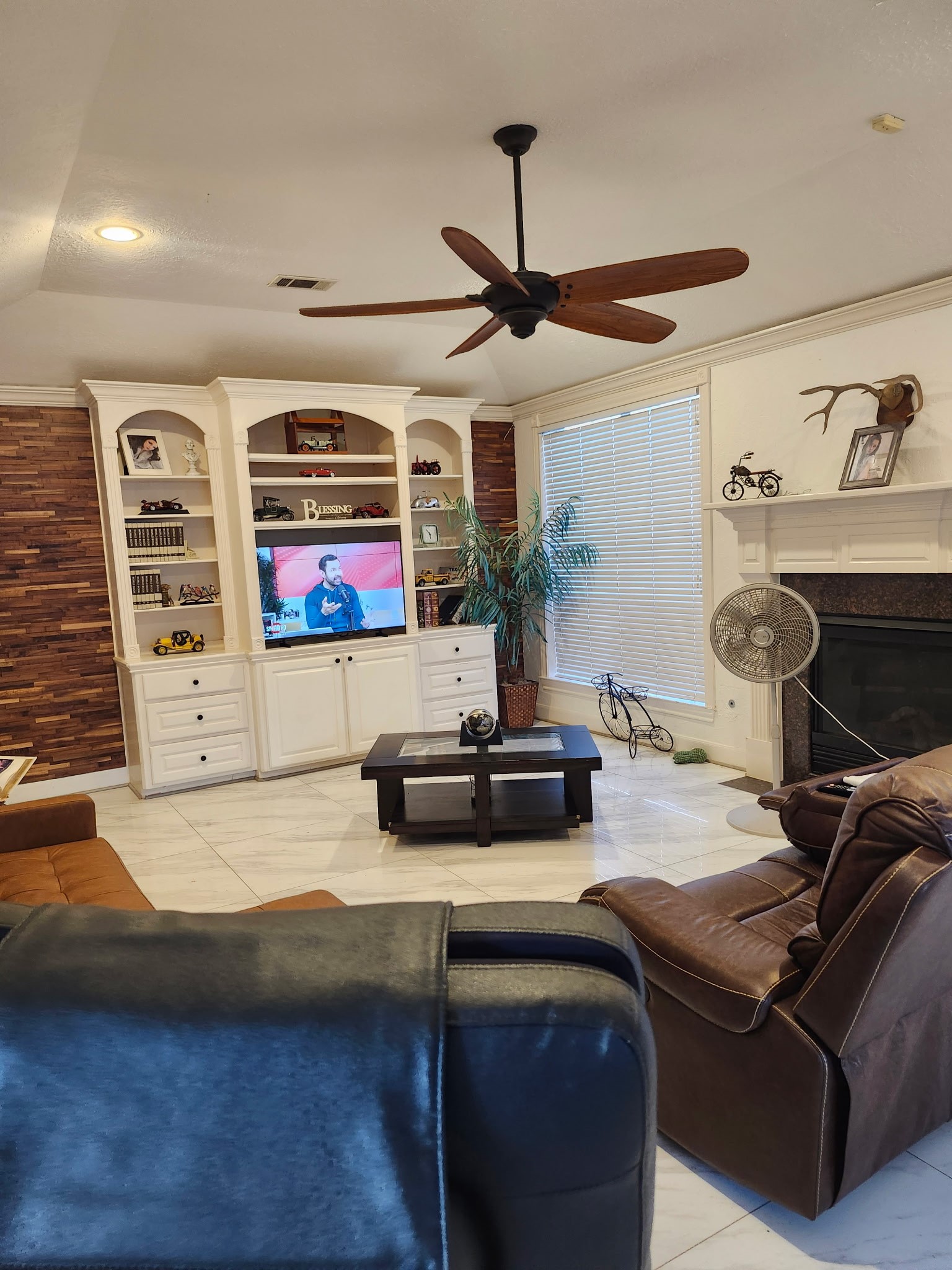 6015 Ladonia Street Property Photo 3