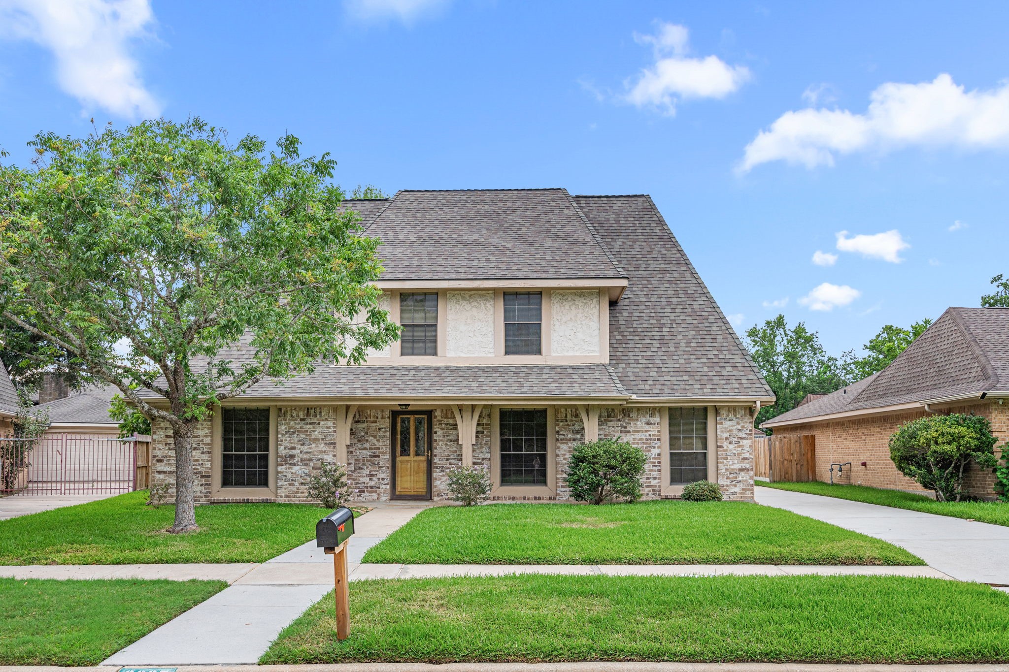 9907 Sagegreen Drive Property Photo 1