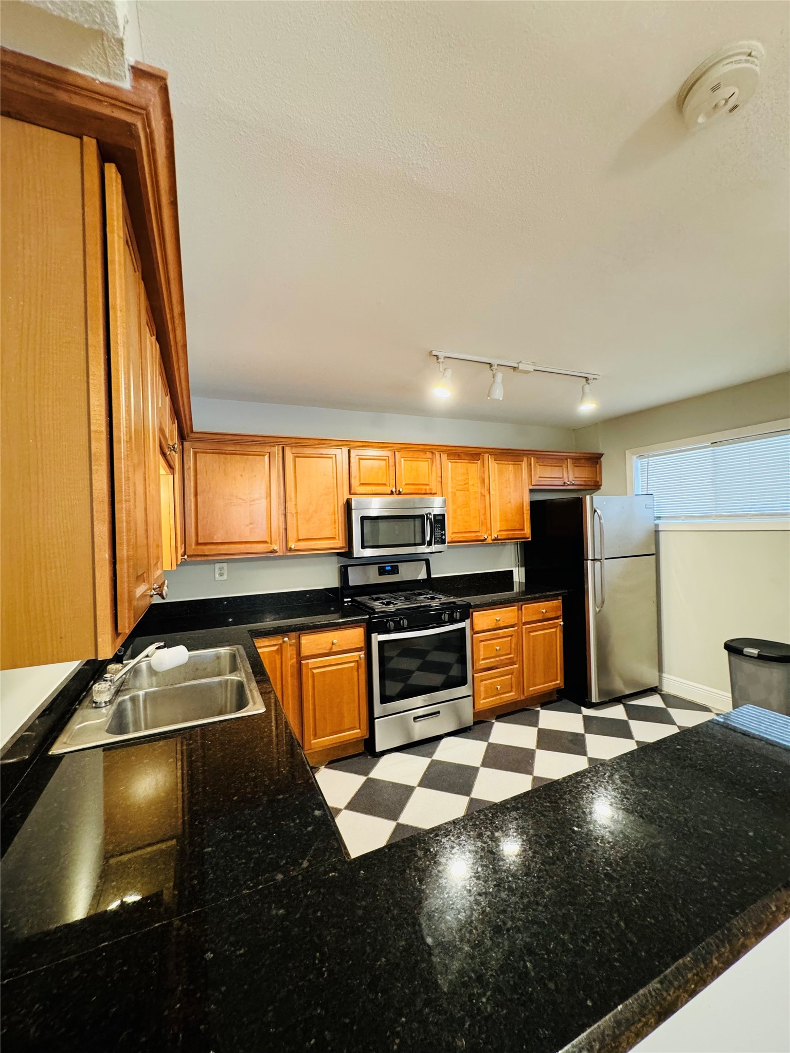 4901 Milam Street 8 Property Photo 3