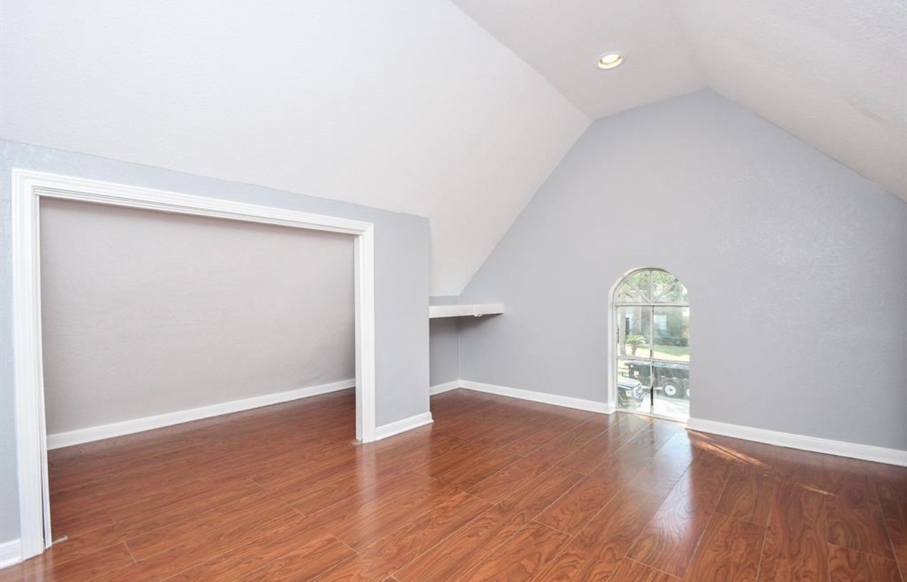 18522 Autumn Park Drive Property Photo 7