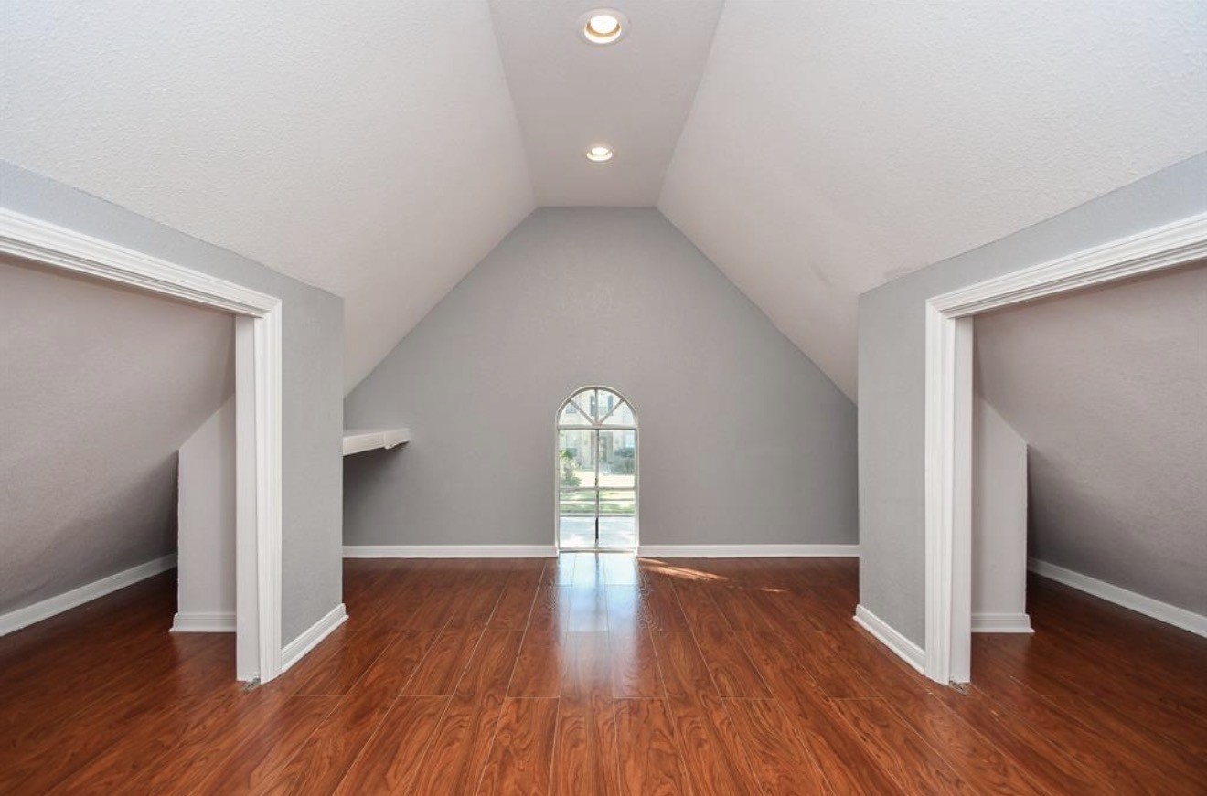 18522 Autumn Park Drive Property Photo 8