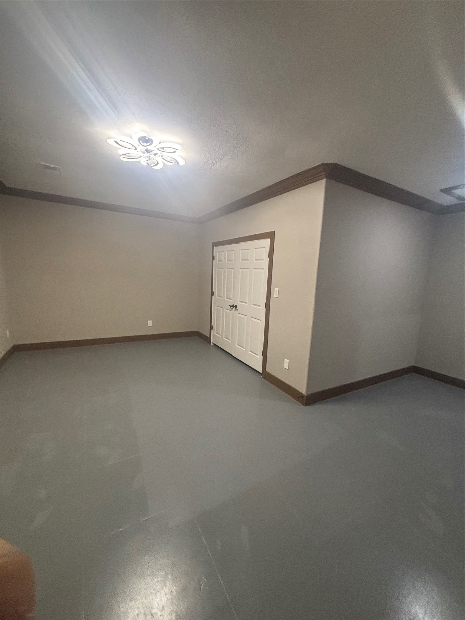 9480 Plum Grove Road Property Photo 6