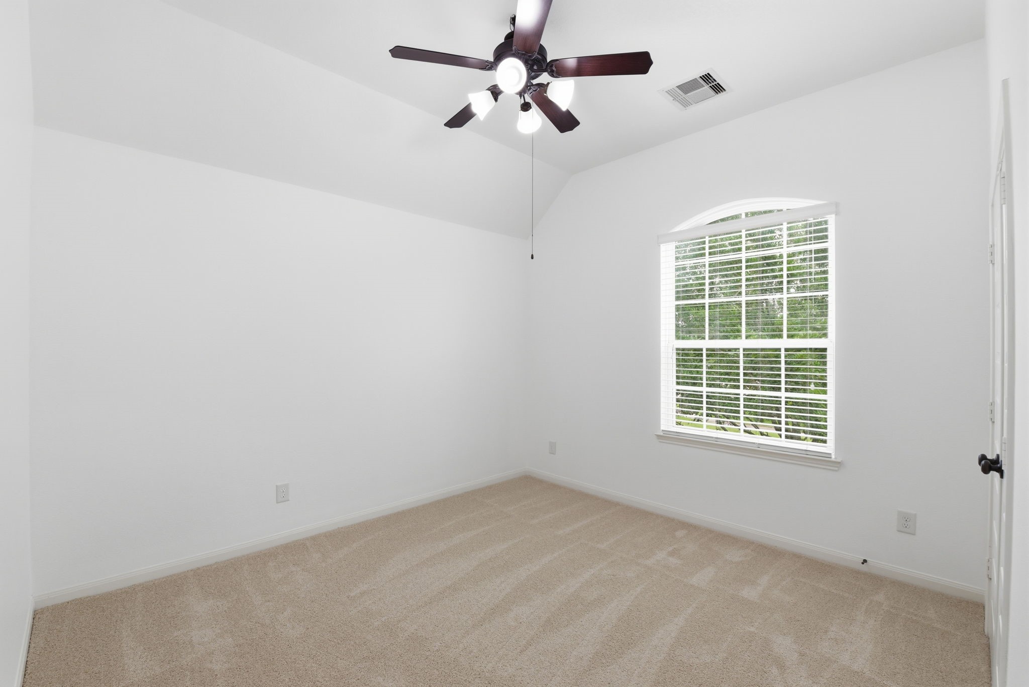 6010 Green Meadows Lane Property Photo 26
