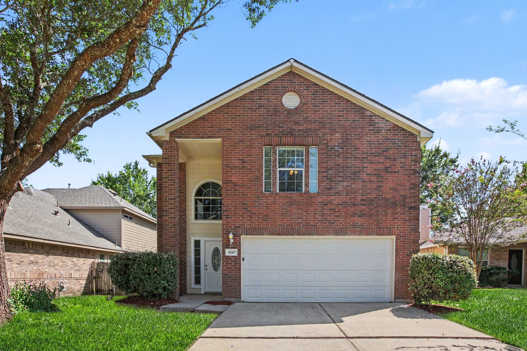 18507 Sunrise Pines Drive Property Photo 1