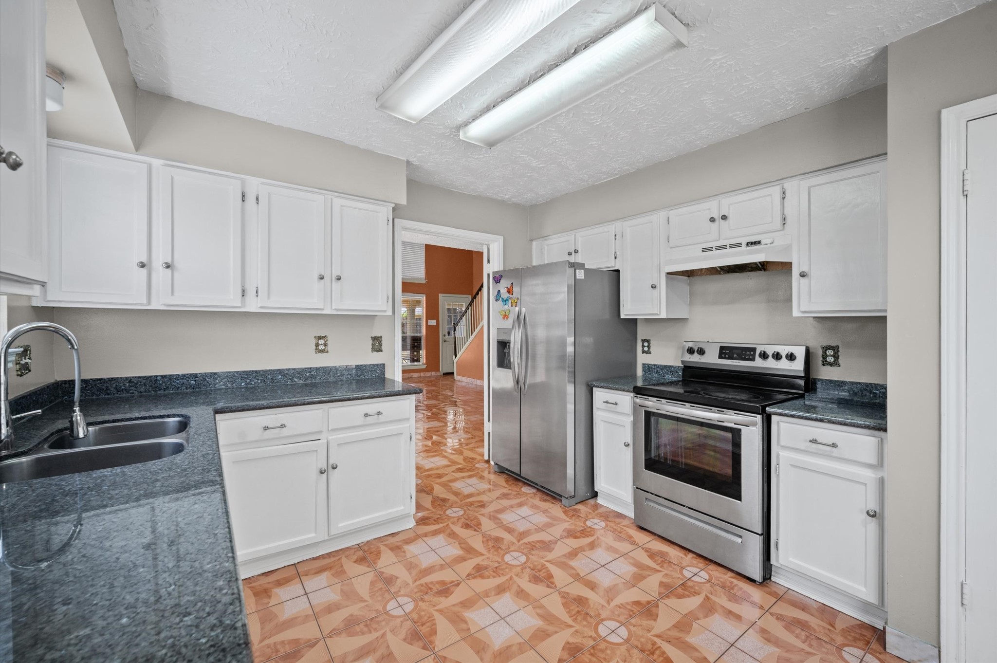 4711 Newpark Drive Property Photo 8