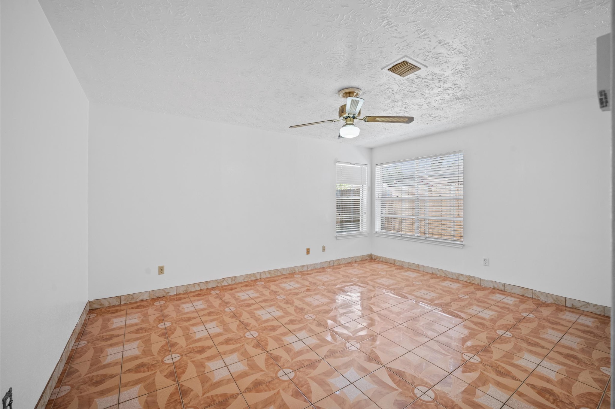 4711 Newpark Drive Property Photo 14
