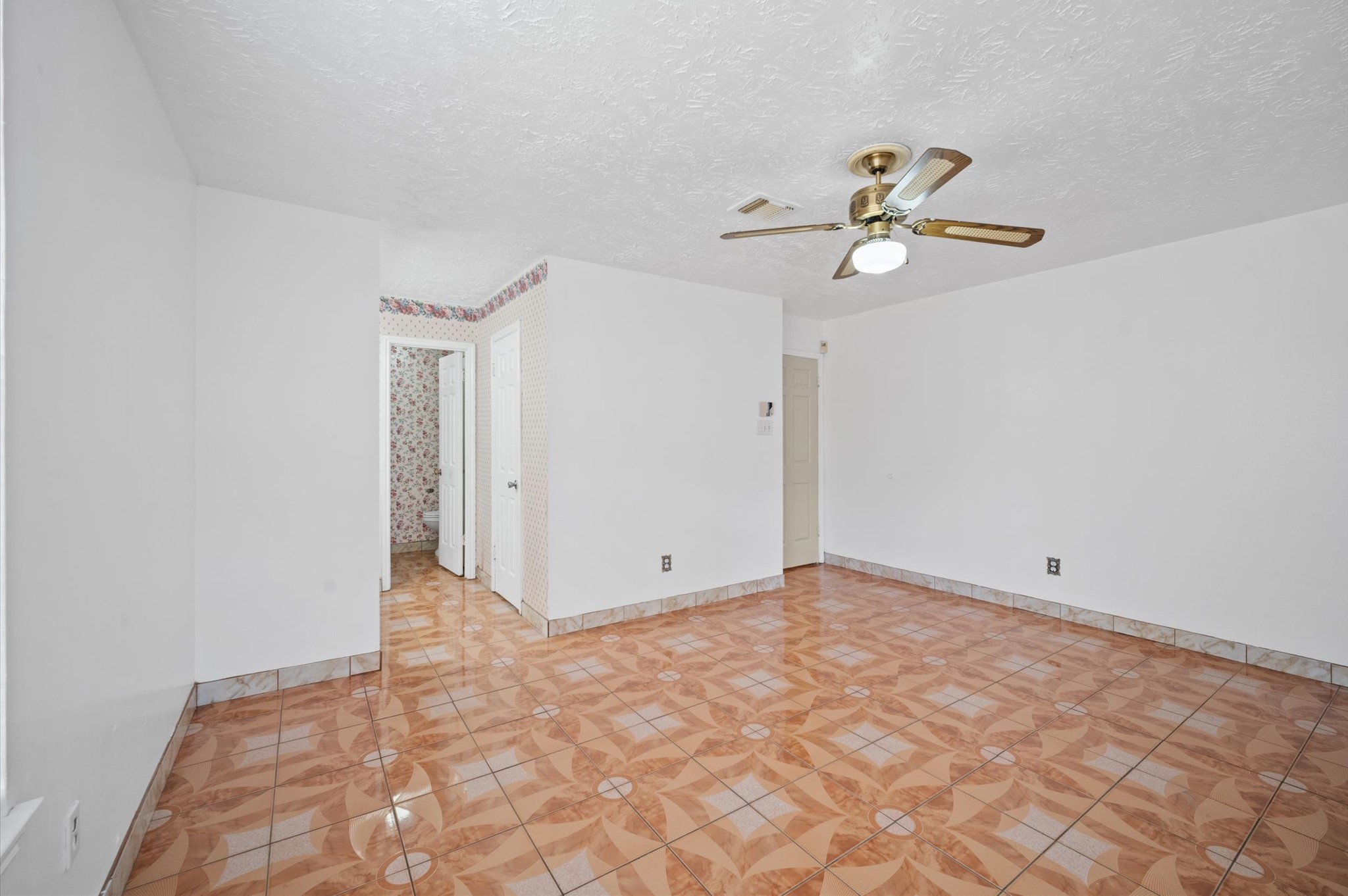 4711 Newpark Drive Property Photo 17