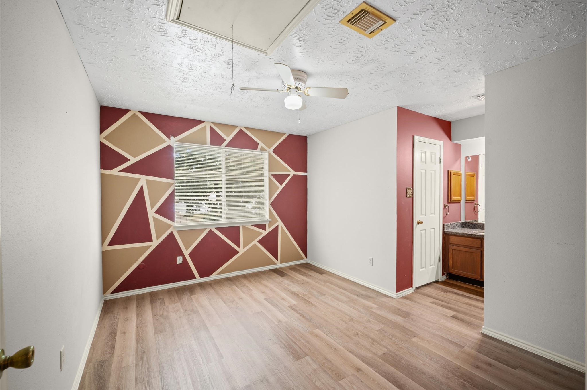 4711 Newpark Drive Property Photo 21