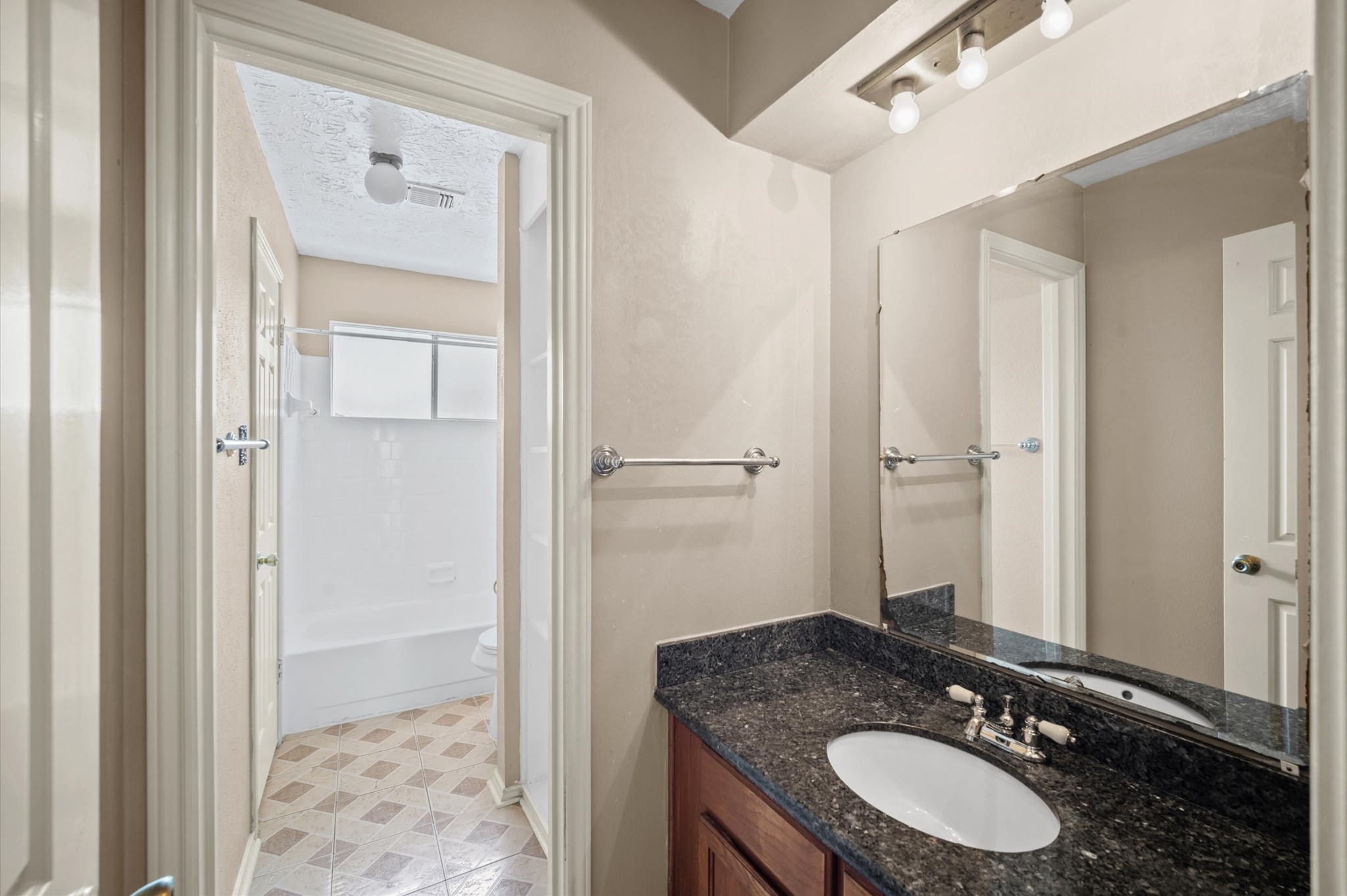 4711 Newpark Drive Property Photo 22